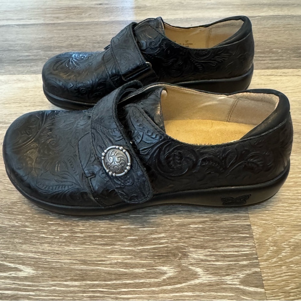 Alegria Joleen Black Floral Tar Tooled Shoe Size EU 37 / US 7 - 7.5 - Picture 3 of 7